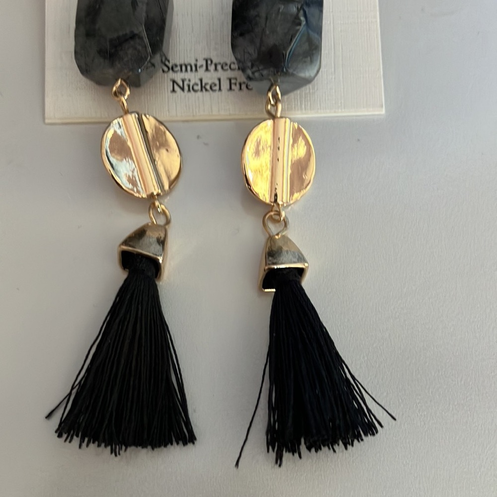 $10 SALE Grey Stone Earrings - Picture 3 of 4